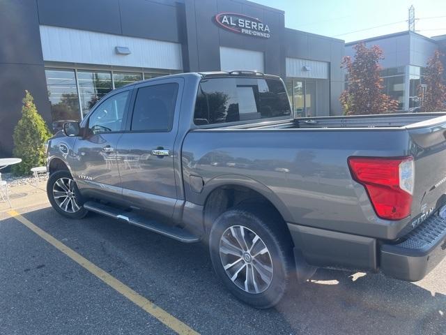 2017 Nissan Titan Vehicle Photo in GRAND BLANC, MI 48439-8139