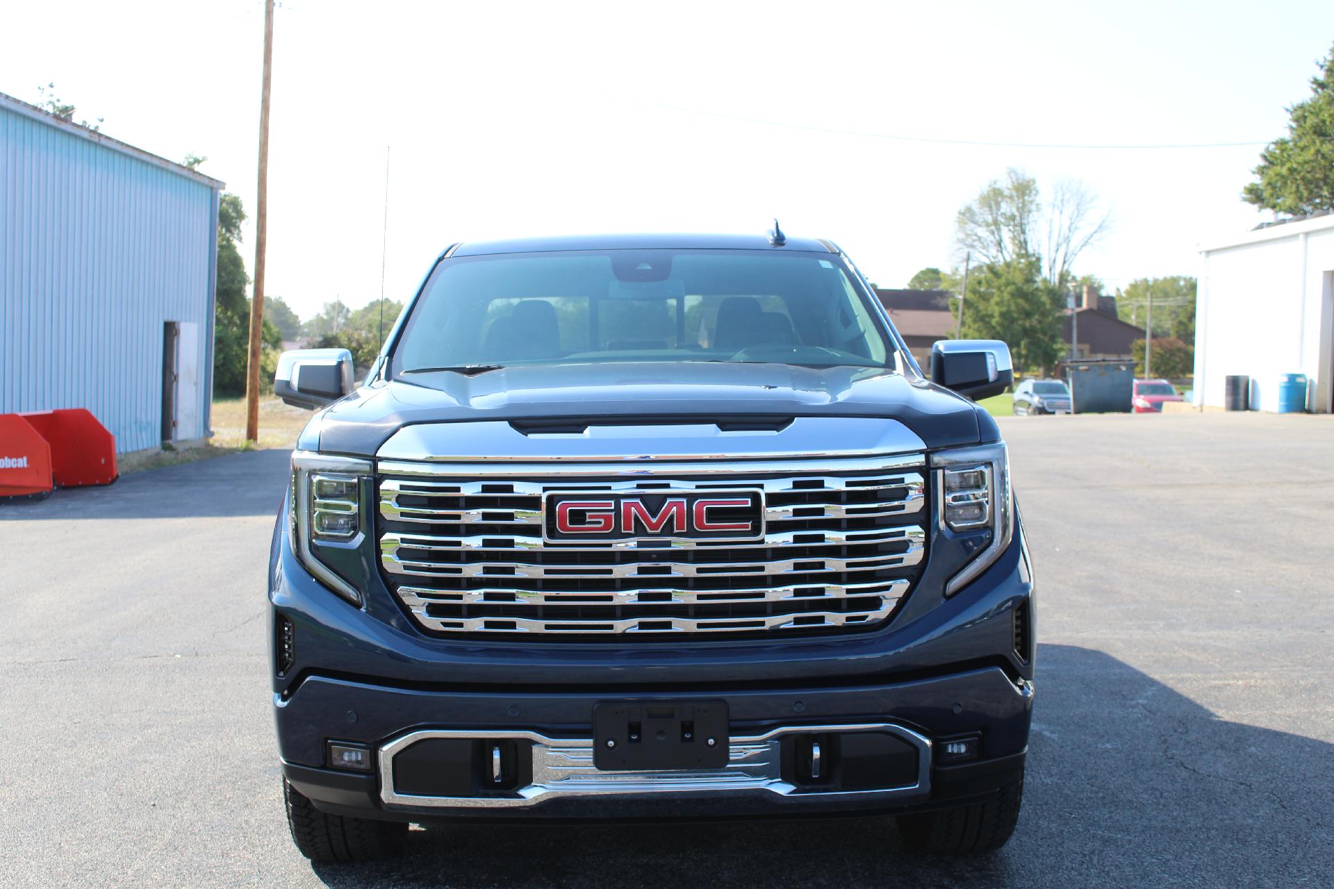 Used 2022 GMC Sierra 1500 Denali Denali with VIN 3GTUUGED0NG594022 for sale in Sparta, IL