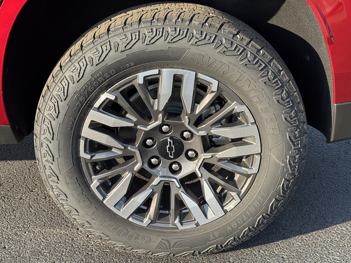 2025 Chevrolet Tahoe Vehicle Photo in BOONVILLE, IN 47601-9633