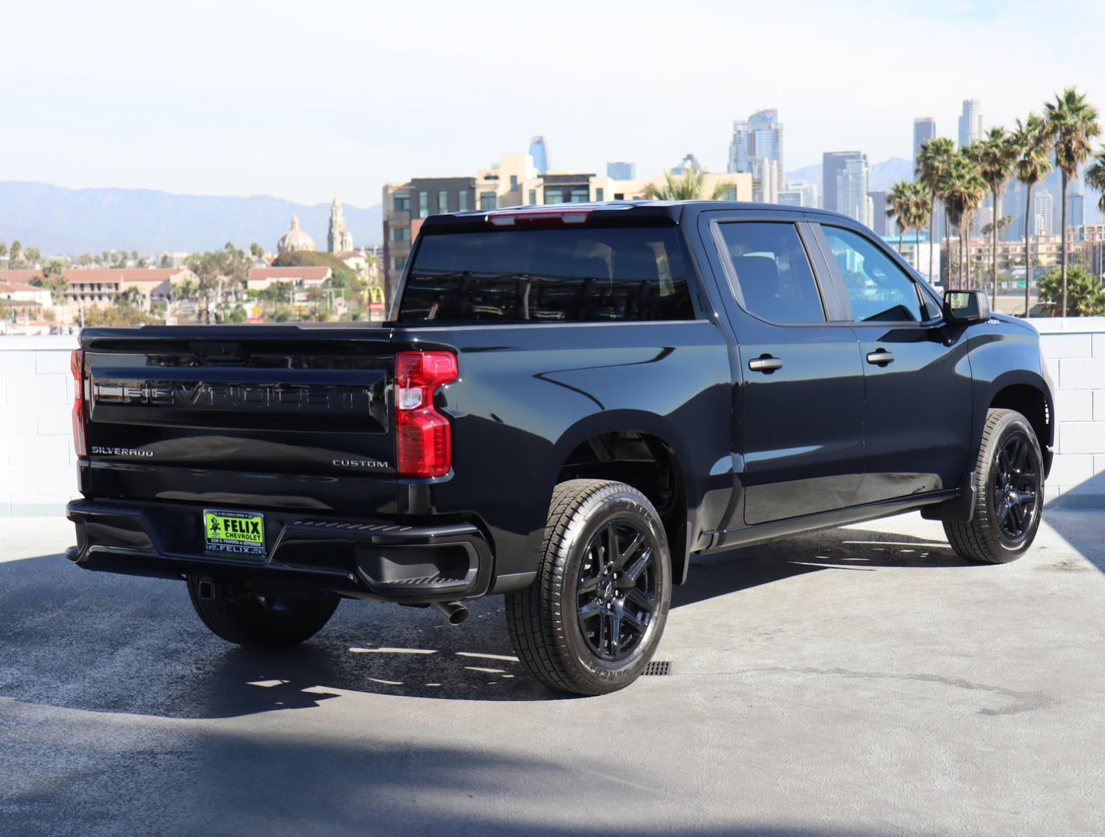 2025 Chevrolet Silverado 1500 Vehicle Photo in LOS ANGELES, CA 90007-3794