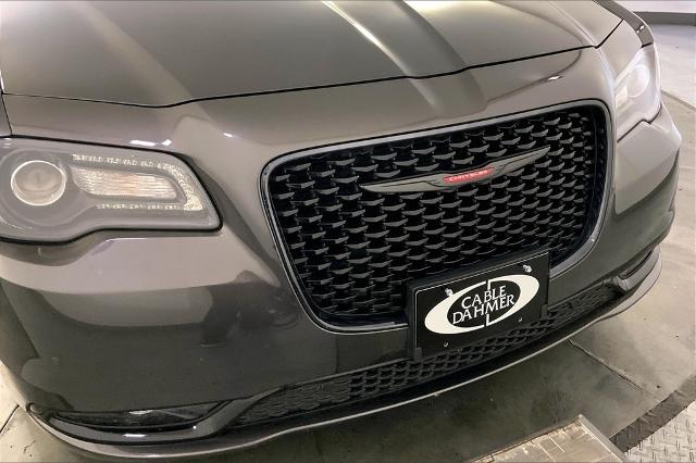 2023 Chrysler 300 Vehicle Photo in Kansas City, MO 64114