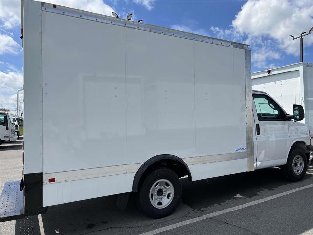 2023 Chevrolet Express Cutaway 3500 Vehicle Photo in ALCOA, TN 37701-3235