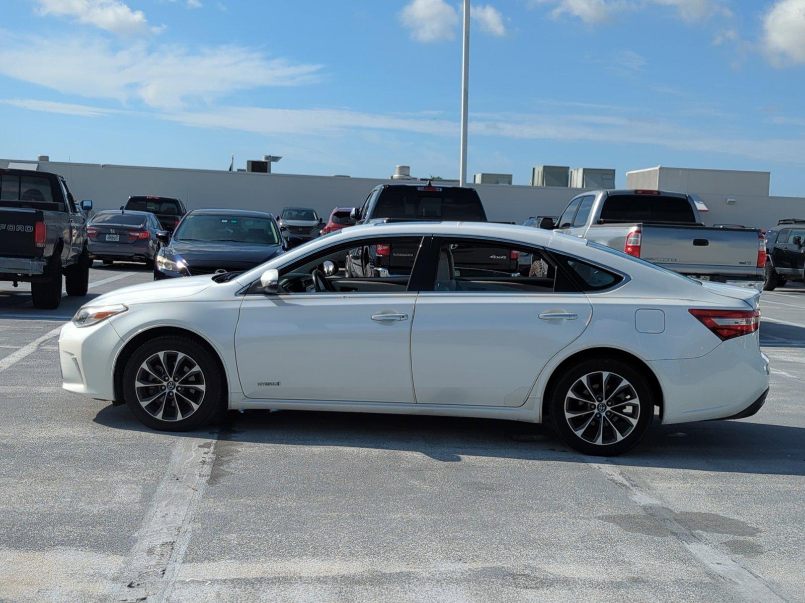 2016 Toyota Avalon Hybrid Vehicle Photo in Ft. Myers, FL 33907