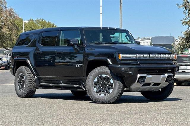 2025 GMC HUMMER EV SUV Vehicle Photo in ELK GROVE, CA 95757-8703