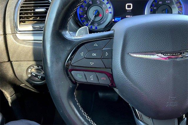 2016 Chrysler 300 Vehicle Photo in KANSAS CITY, MO 64114-4502