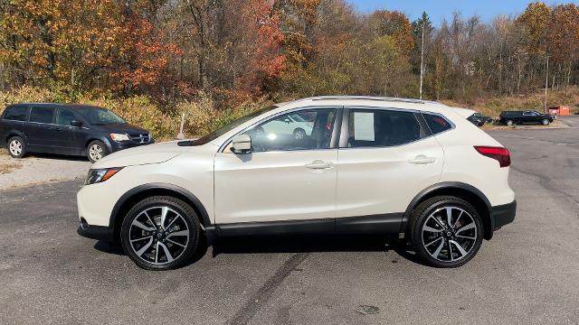 2018 Nissan Rogue Sport Vehicle Photo in MOON TOWNSHIP, PA 15108-2571