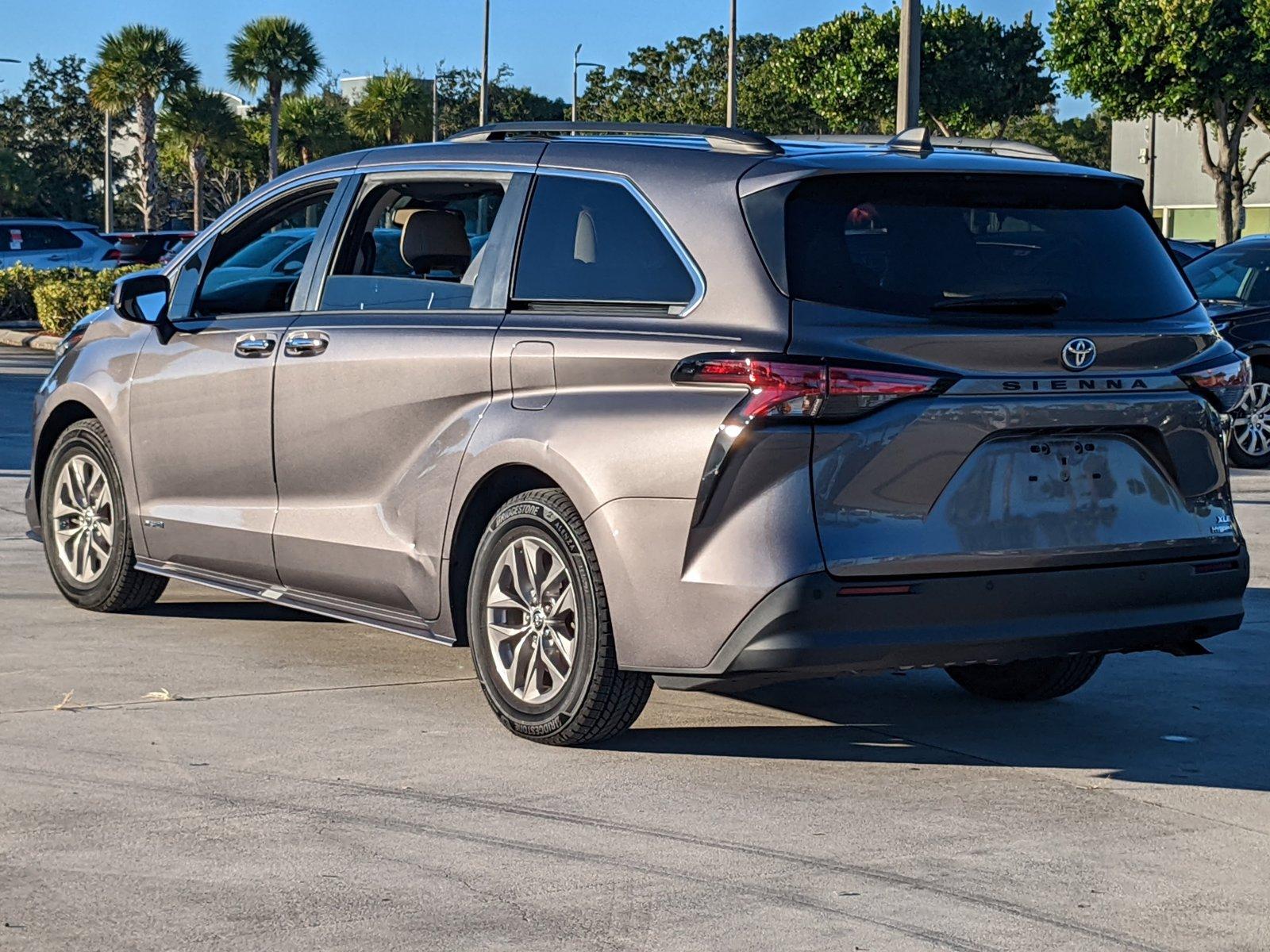 2021 Toyota Sienna Vehicle Photo in Davie, FL 33331