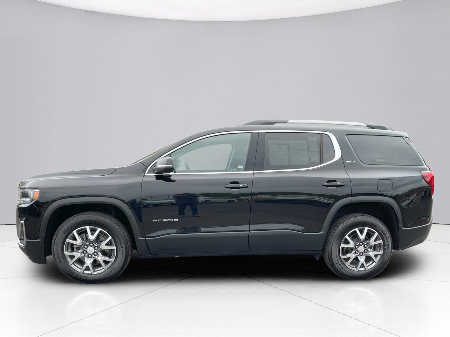 2023 GMC Acadia Vehicle Photo in LEOMINSTER, MA 01453-2952