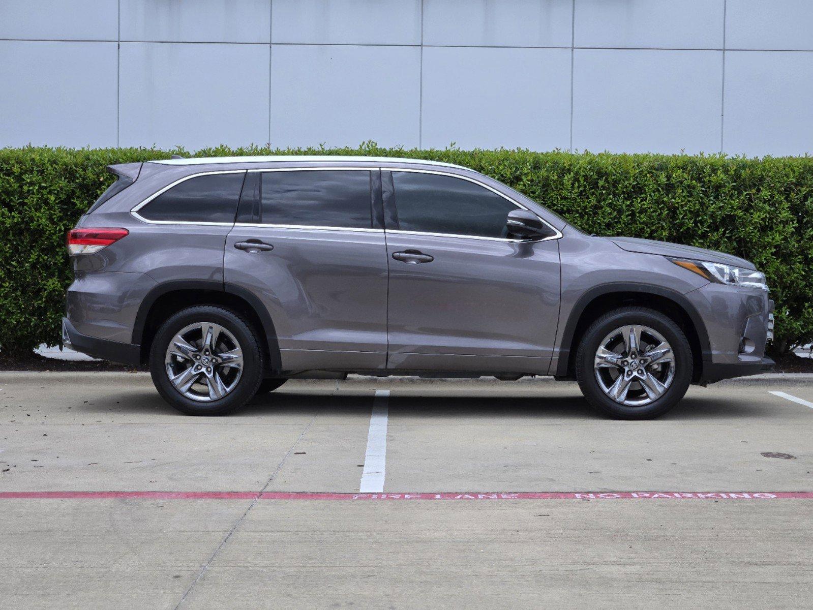 2019 Toyota Highlander Vehicle Photo in MCKINNEY, TX 75070