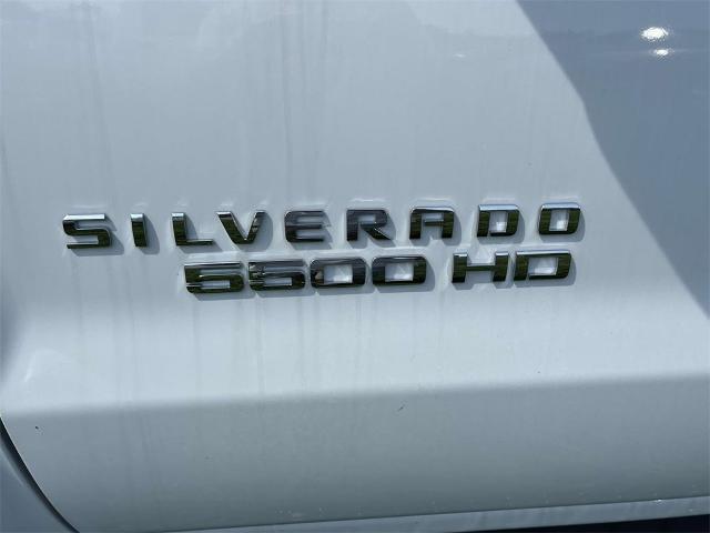 2024 Chevrolet Silverado 5500 HD Vehicle Photo in ALCOA, TN 37701-3235