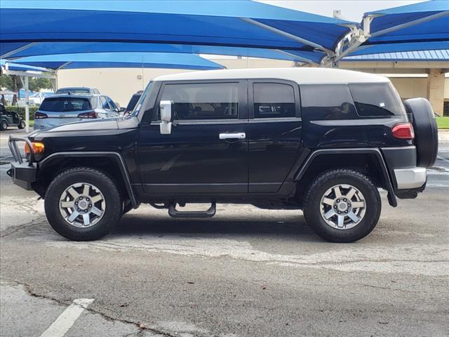 2014 Toyota FJ Cruiser Vehicle Photo in Denton, TX 76205