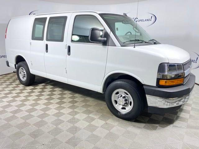 2022 Chevrolet Express Cargo 2500 Vehicle Photo in BROCKTON, MA 02301-7113