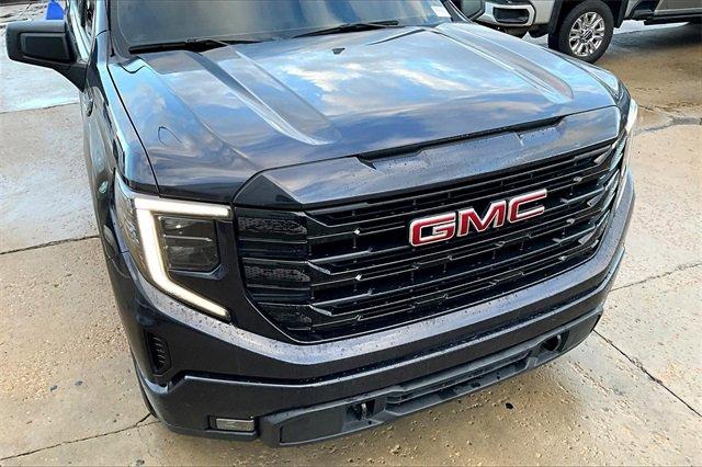 2022 GMC Sierra 1500 Vehicle Photo in TOPEKA, KS 66609-0000