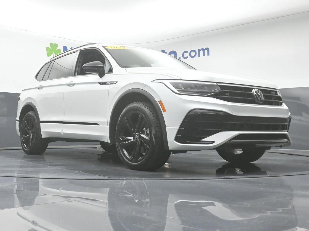 2024 Volkswagen Tiguan Vehicle Photo in Marion, IA 52302