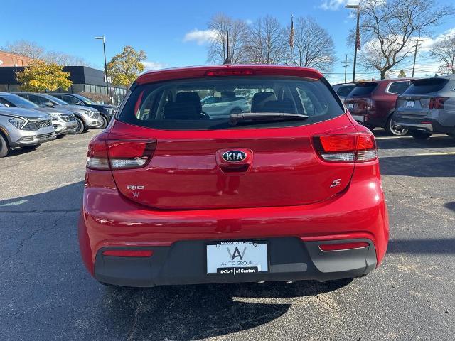 2020 Kia Rio 5-Door Vehicle Photo in Canton, MI 48188