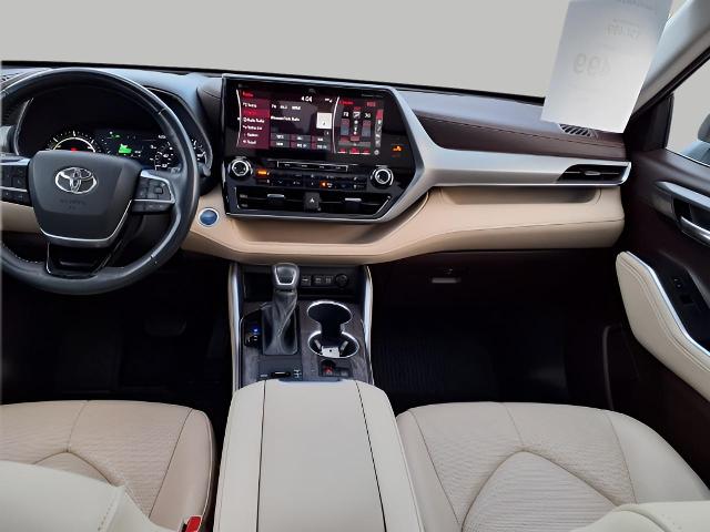 2021 Toyota Highlander Vehicle Photo in Oshkosh, WI 54904