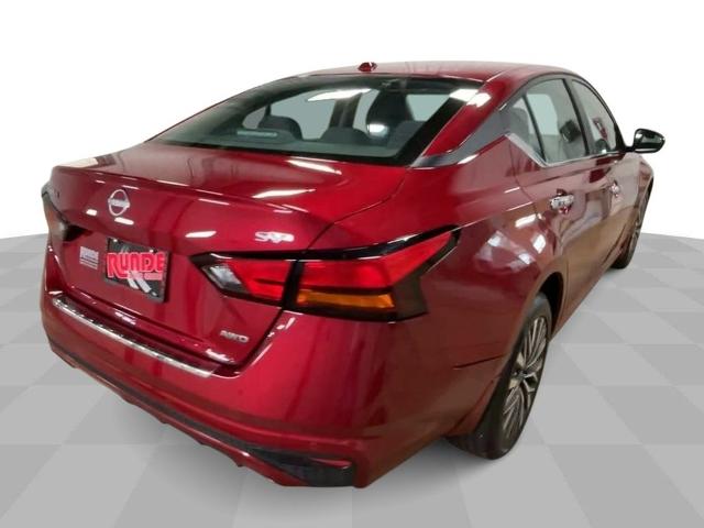 Used 2023 Nissan Altima SV with VIN 1N4BL4DW4PN331818 for sale in Platteville, WI