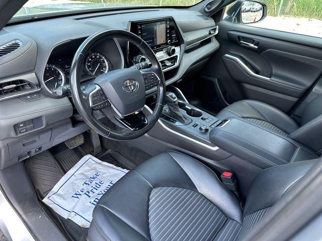 2021 Toyota Highlander Vehicle Photo in MEDINA, OH 44256-9631