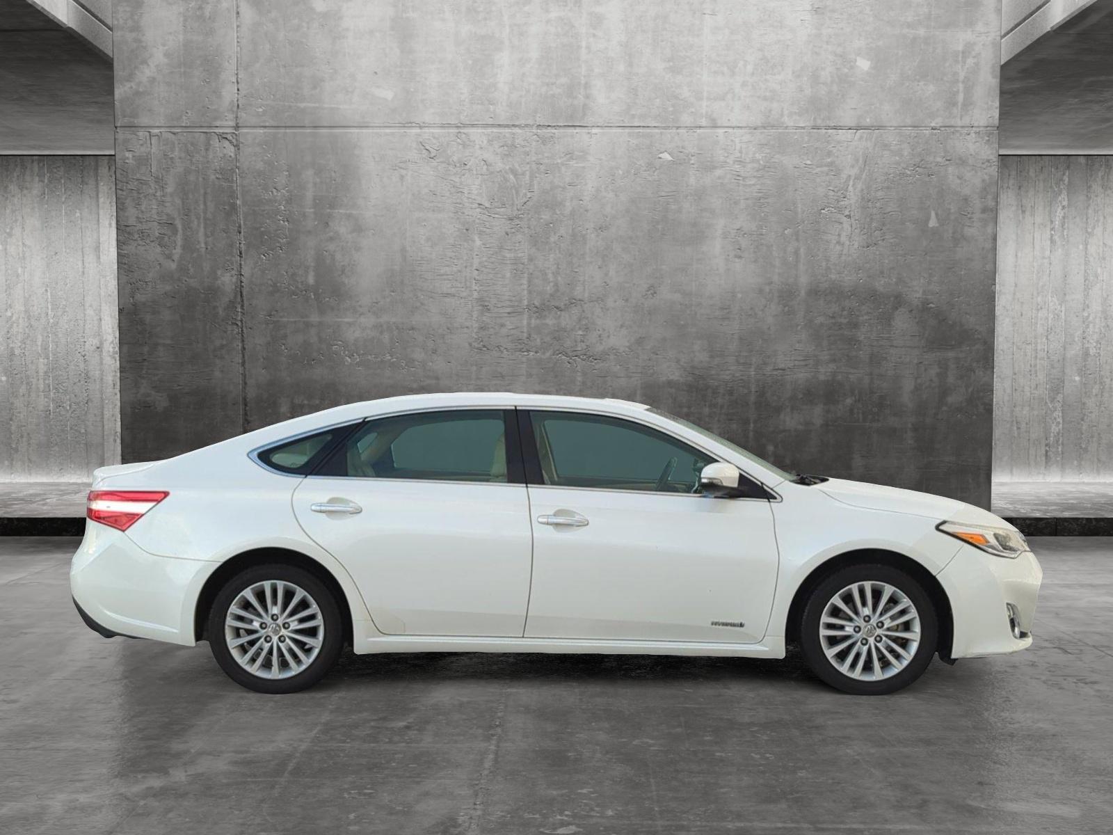 2013 Toyota Avalon Hybrid Vehicle Photo in Ft. Myers, FL 33907