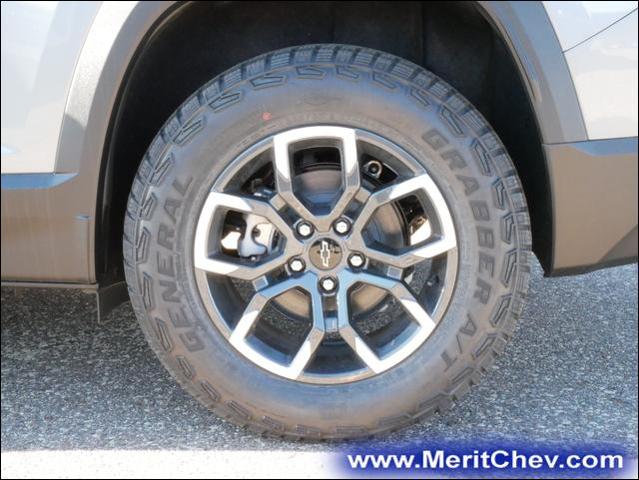 2025 Chevrolet Equinox Vehicle Photo in MAPLEWOOD, MN 55119-4794