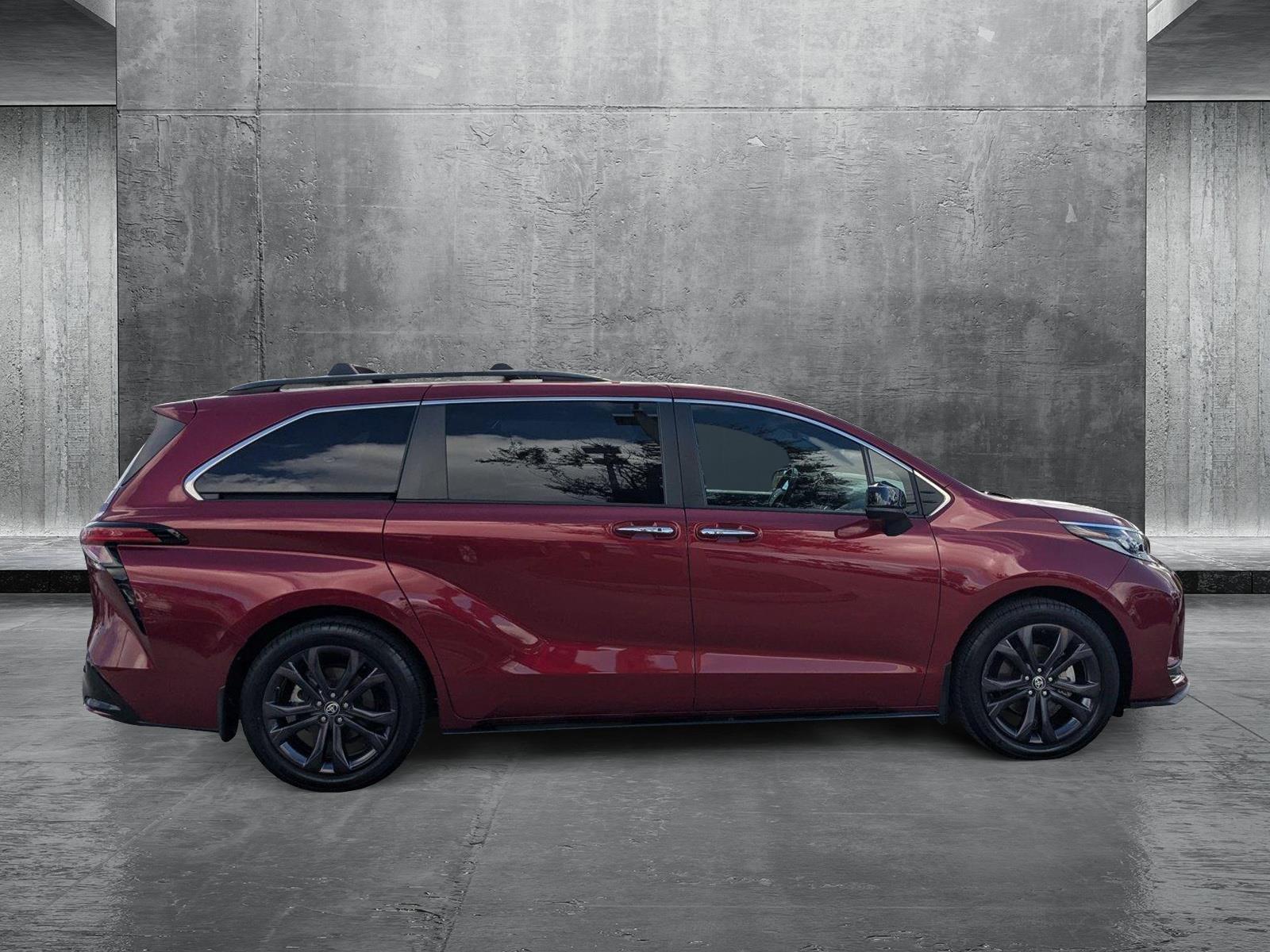 2022 Toyota Sienna Vehicle Photo in Winter Park, FL 32792