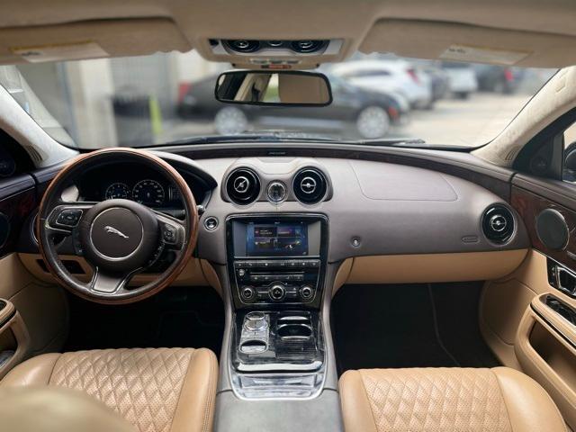 2017 Jaguar XJ Vehicle Photo in DELRAY BEACH, FL 33483-3294