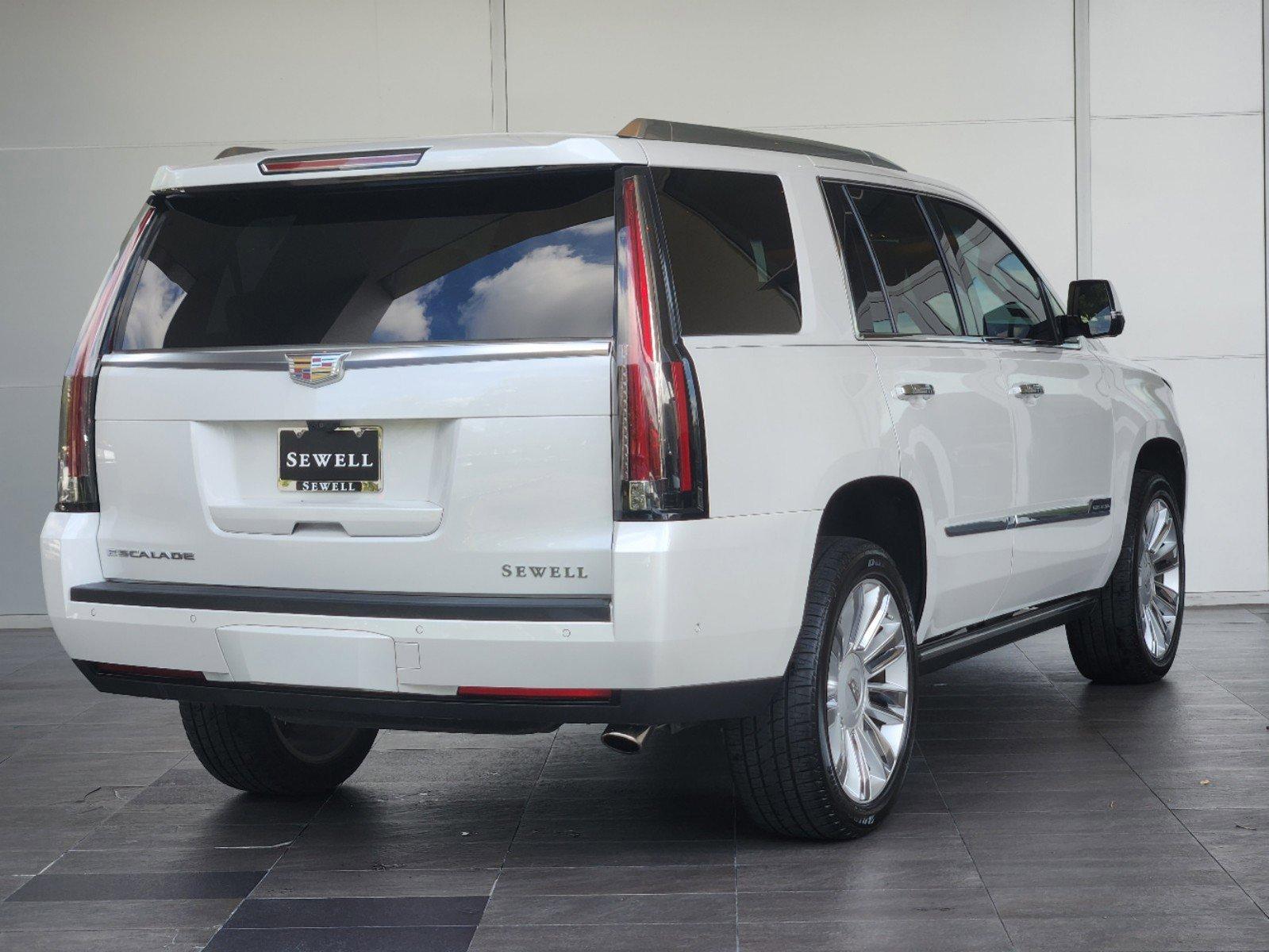 2017 Cadillac Escalade Vehicle Photo in HOUSTON, TX 77079-1502