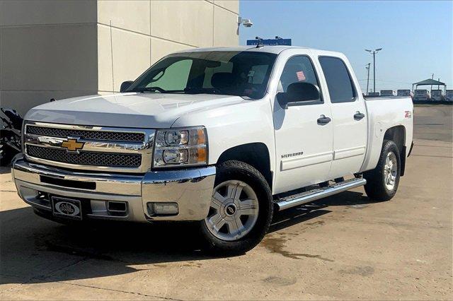 2013 Chevrolet Silverado 1500 Vehicle Photo in TOPEKA, KS 66609-0000