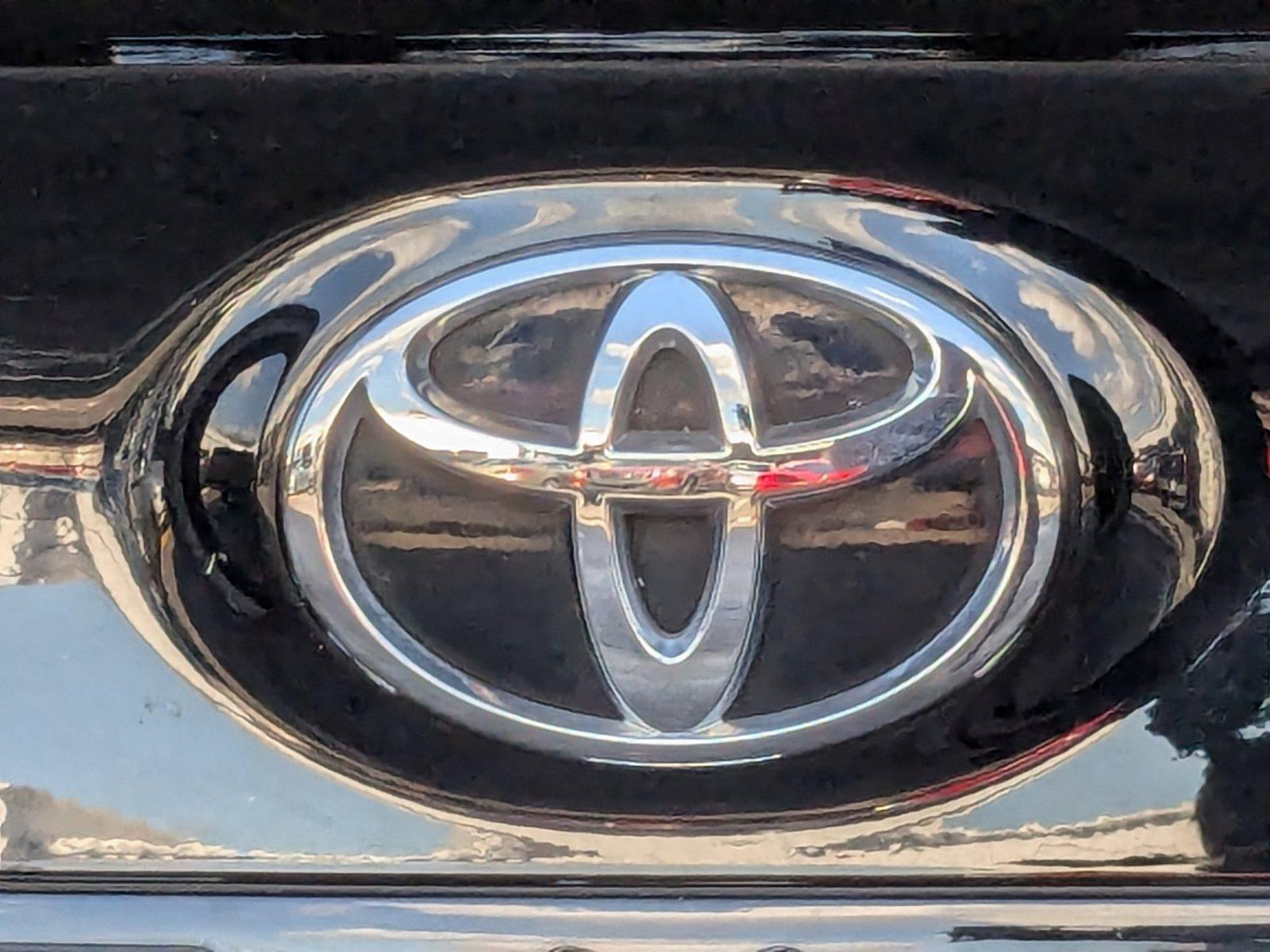 2019 Toyota Camry Vehicle Photo in St. Petersburg, FL 33713