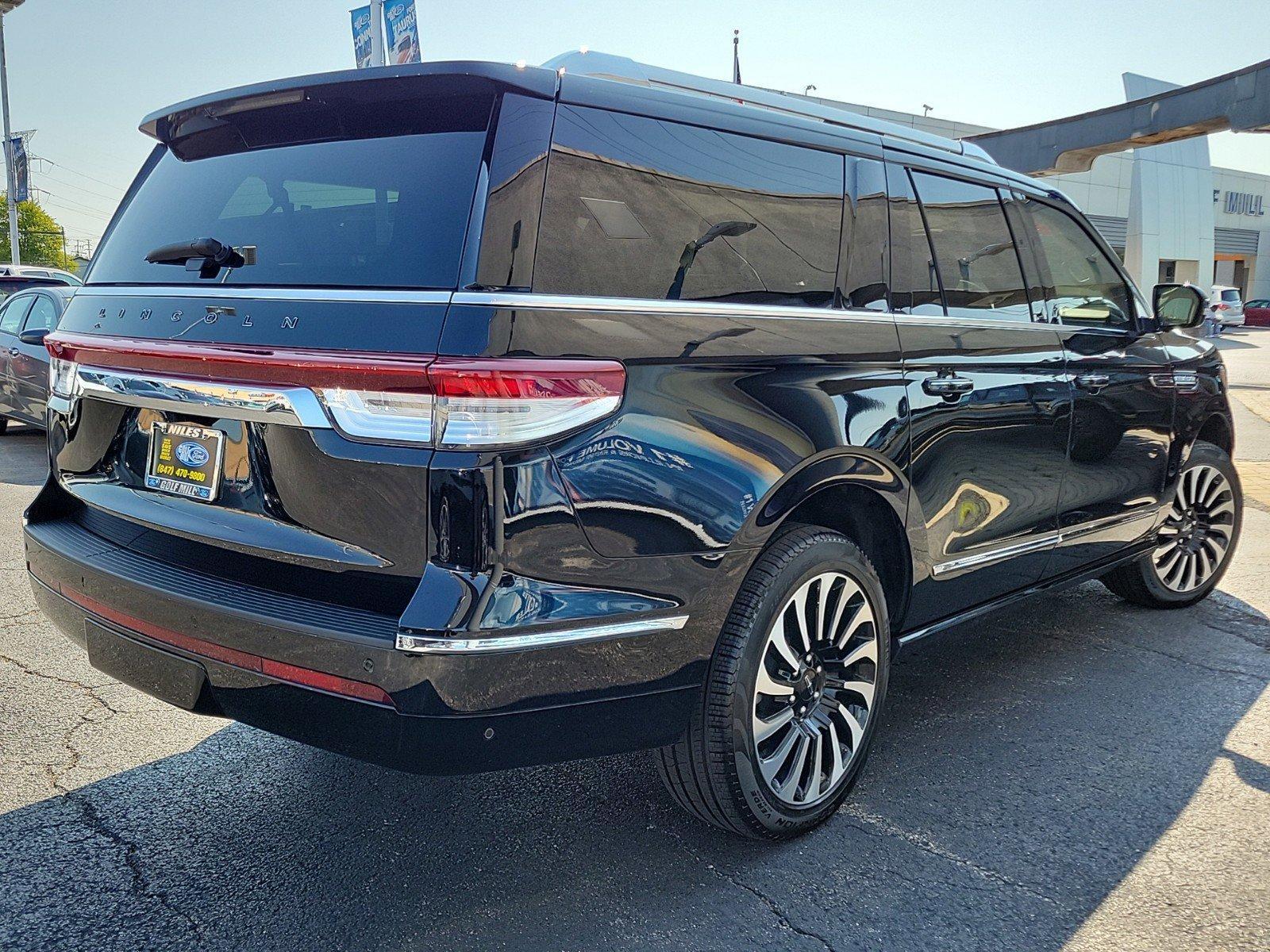 2024 Lincoln Navigator L Vehicle Photo in Saint Charles, IL 60174