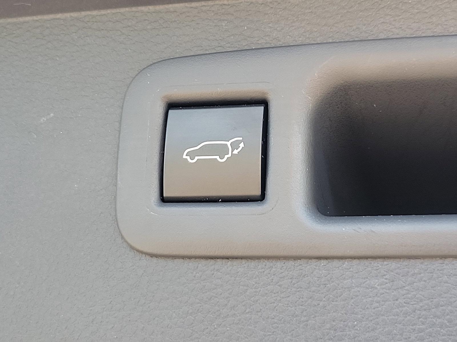 2023 Toyota Highlander Vehicle Photo in Trevose, PA 19053