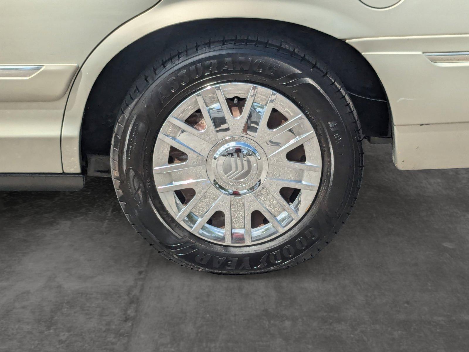 2005 Mercury Grand Marquis Vehicle Photo in St. Petersburg, FL 33713