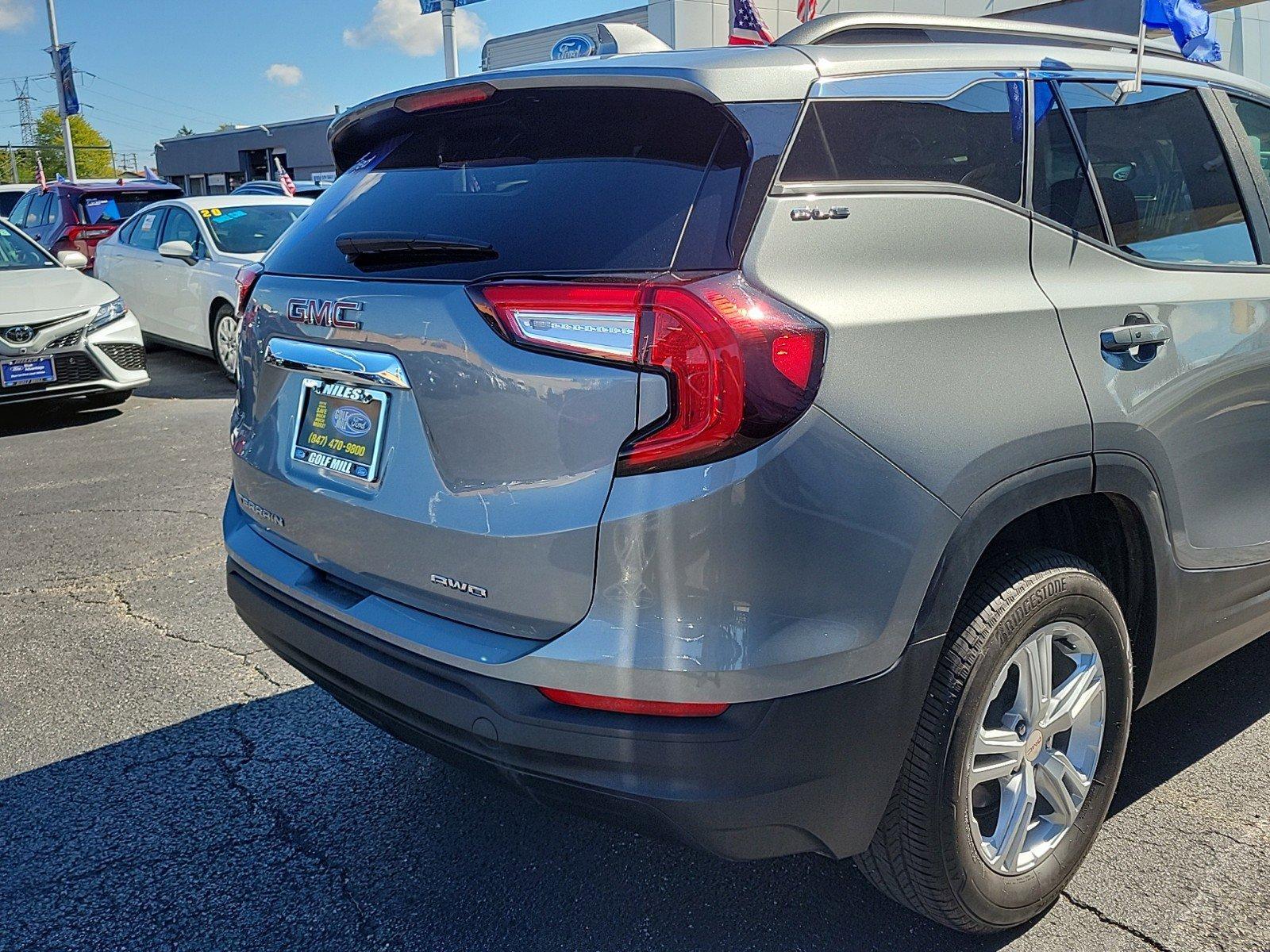 2023 GMC Terrain Vehicle Photo in Saint Charles, IL 60174