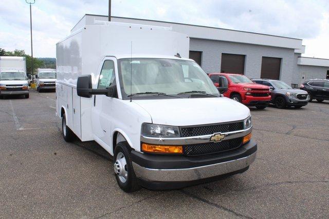 2024 Chevrolet Express Cutaway 3500 Vehicle Photo in SAINT CLAIRSVILLE, OH 43950-8512