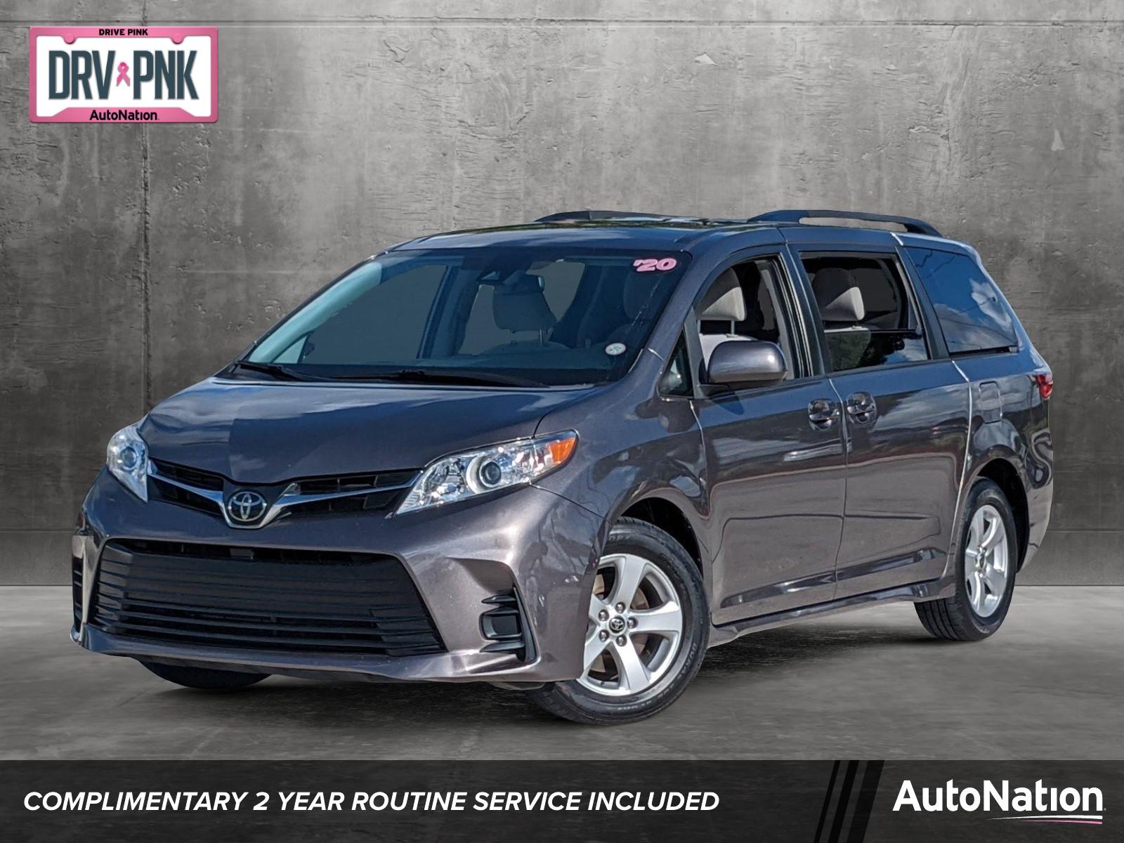 2020 Toyota Sienna Vehicle Photo in Davie, FL 33331