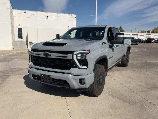 2024 Chevrolet Silverado 2500 HD Vehicle Photo in ENGLEWOOD, CO 80113-6708