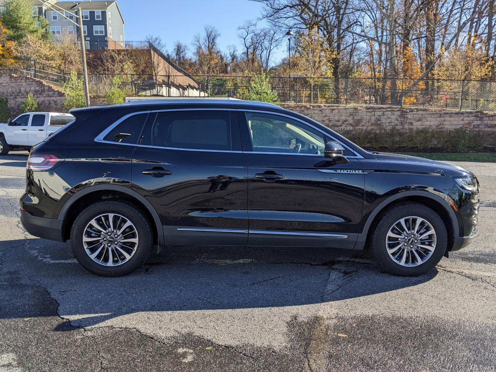 2022 Lincoln Nautilus Vehicle Photo in TIMONIUM, MD 21093-2300