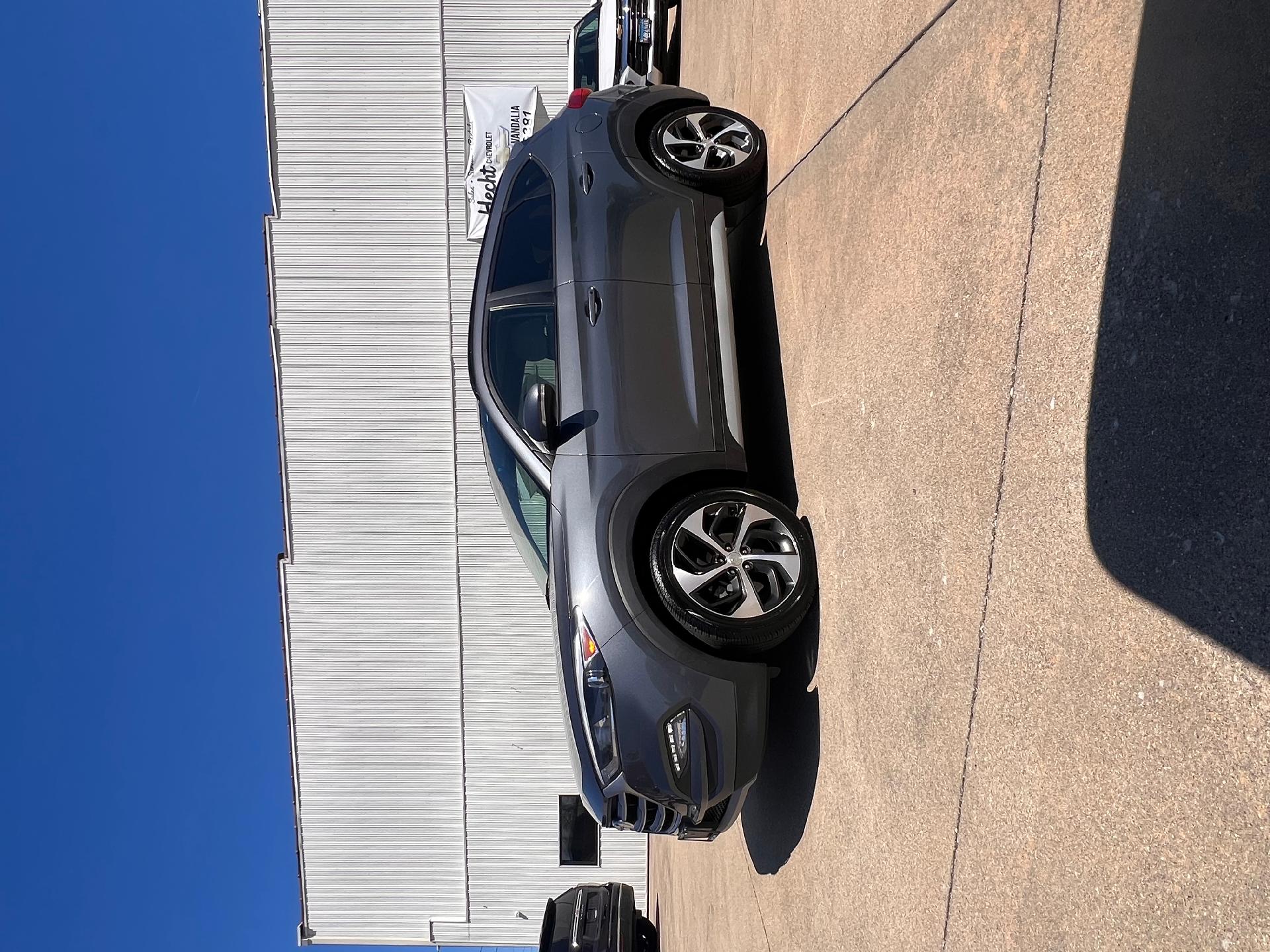 Used 2018 Hyundai Tucson Value with VIN KM8J33A28JU677428 for sale in Vandalia, IL