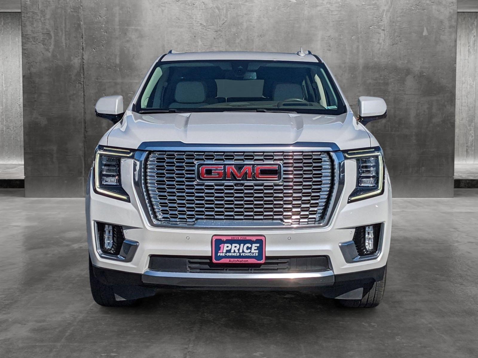 2022 GMC Yukon XL Vehicle Photo in VALENCIA, CA 91355-1705