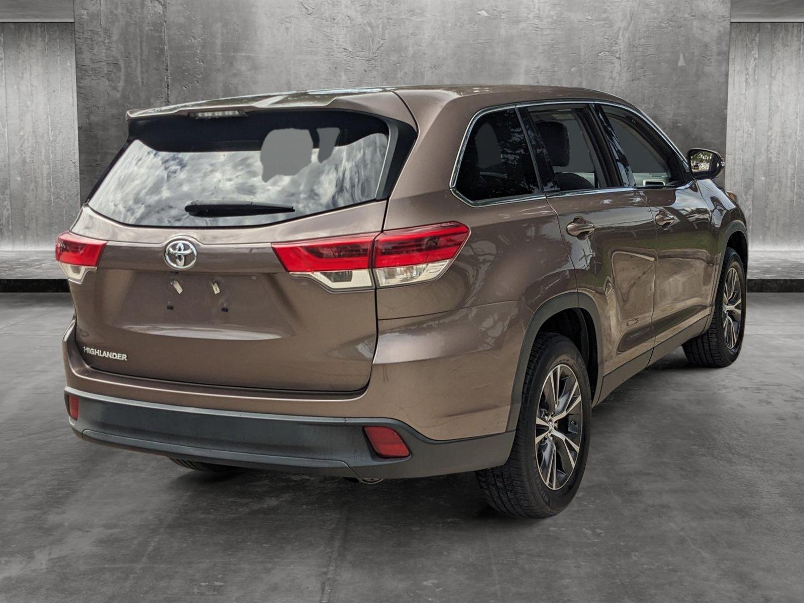 2019 Toyota Highlander Vehicle Photo in Miami, FL 33135