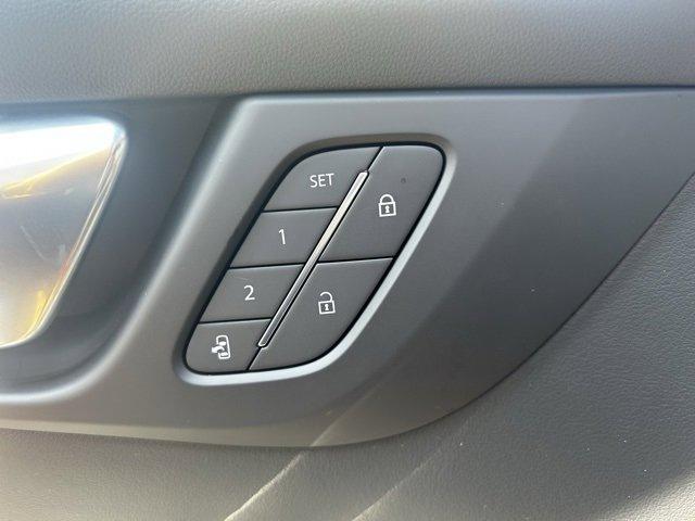 2025 Buick Enclave Vehicle Photo in JACKSON, MI 49202-1834