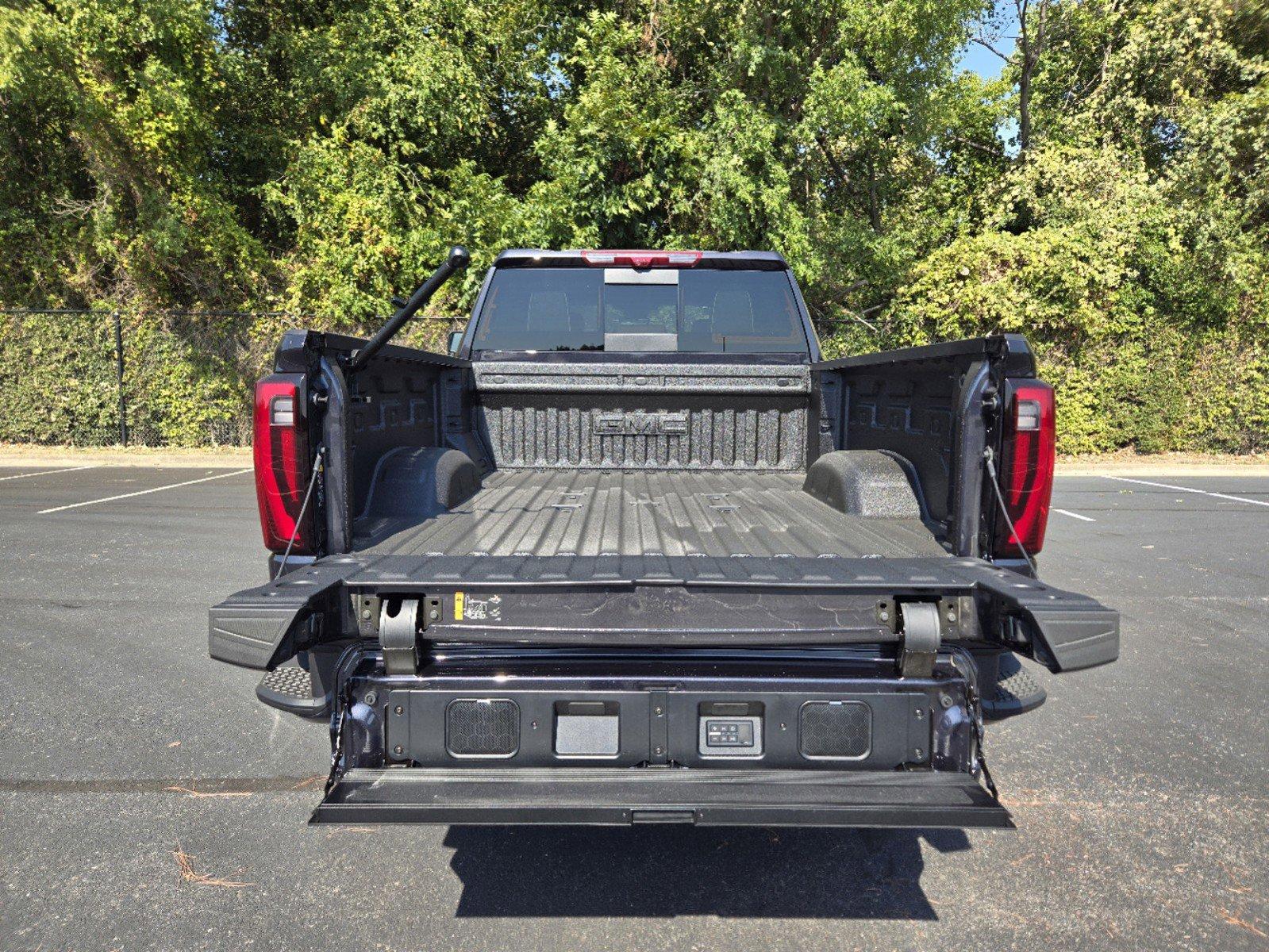 2025 GMC Sierra 2500 HD Vehicle Photo in DALLAS, TX 75209-3016