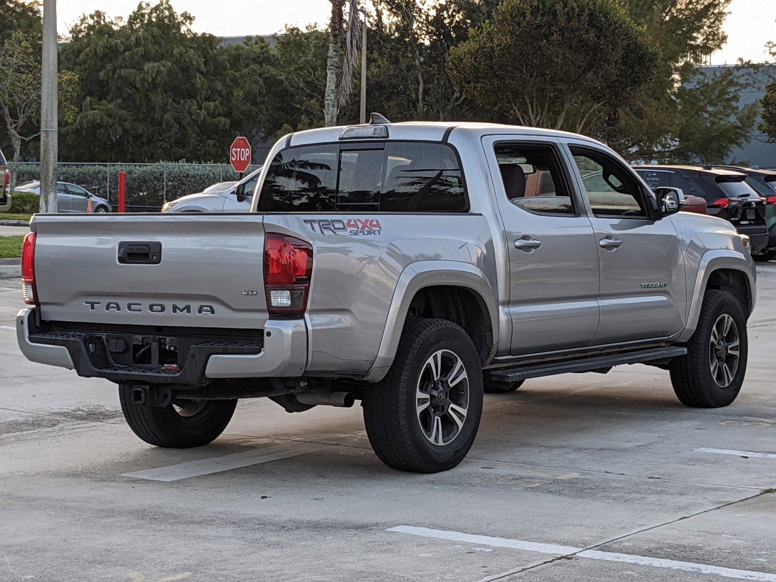 2019 Toyota Tacoma 4WD Vehicle Photo in Davie, FL 33331