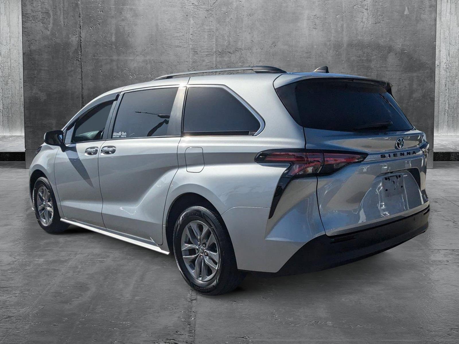 2022 Toyota Sienna Vehicle Photo in Winter Park, FL 32792