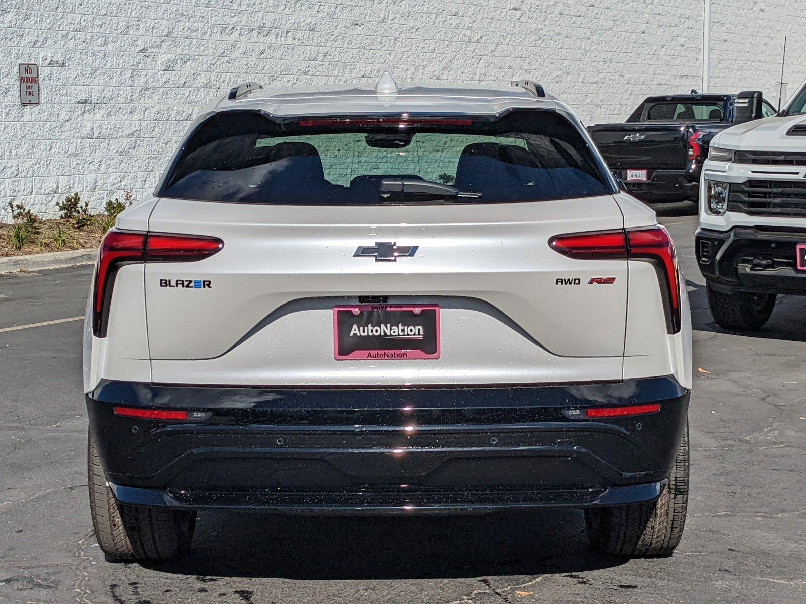 2024 Chevrolet Blazer EV Vehicle Photo in VALENCIA, CA 91355-1705