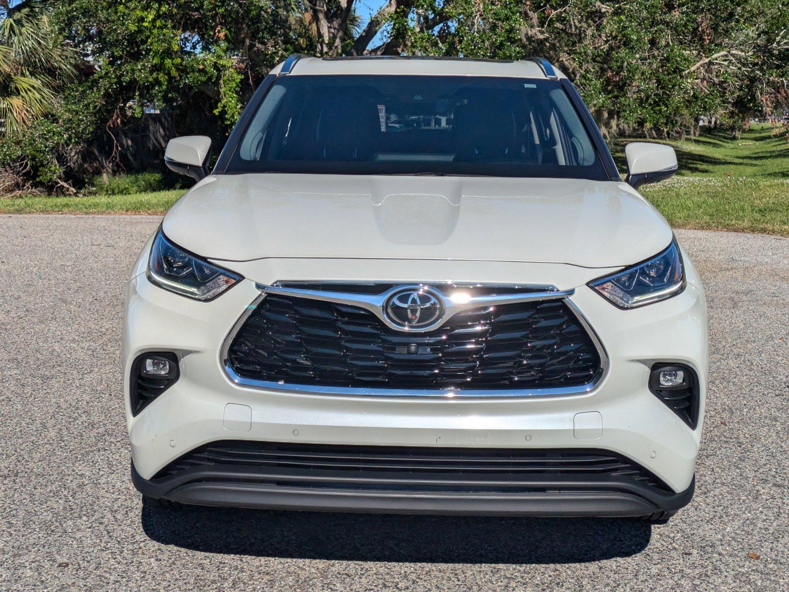 2021 Toyota Highlander Vehicle Photo in Sarasota, FL 34231