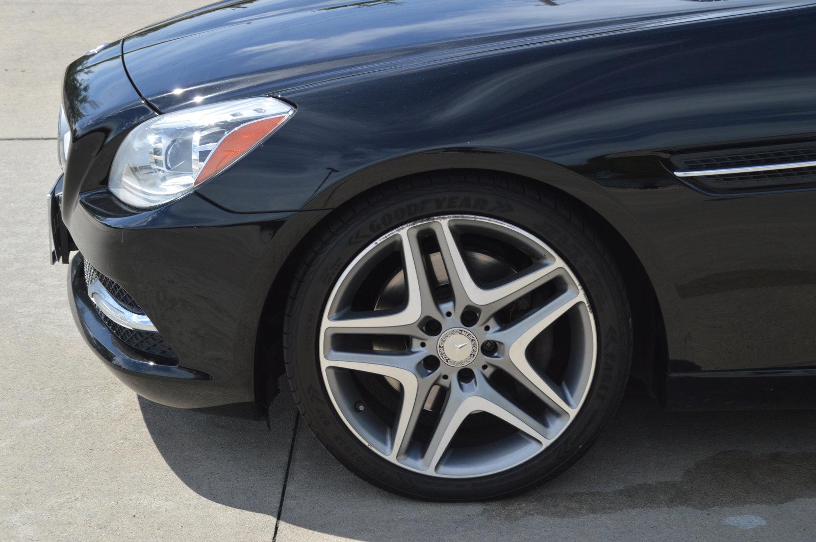 2016 Mercedes-Benz SLK Vehicle Photo in Houston, TX 77090