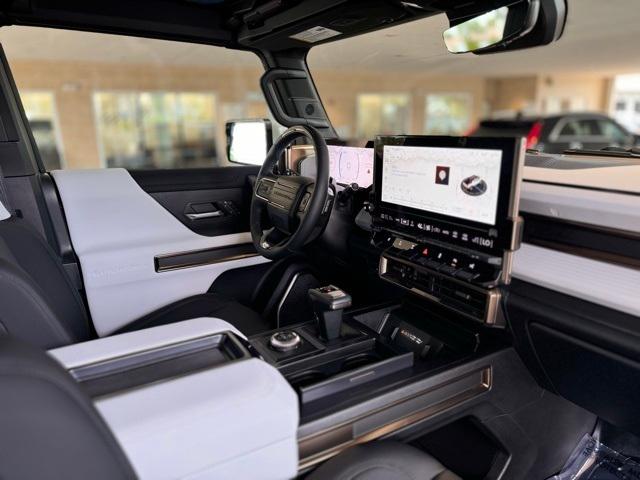 2023 GMC HUMMER EV Pickup Vehicle Photo in DELRAY BEACH, FL 33483-3294