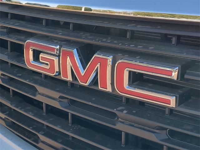 2024 GMC Sierra 1500 Vehicle Photo in GOODYEAR, AZ 85338-1310