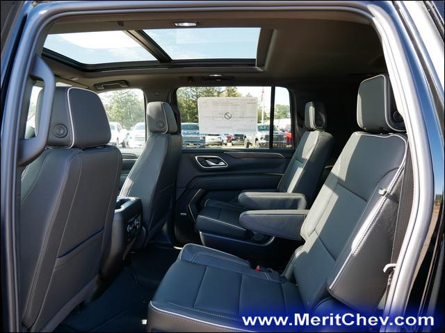 2024 Chevrolet Suburban Vehicle Photo in MAPLEWOOD, MN 55119-4794